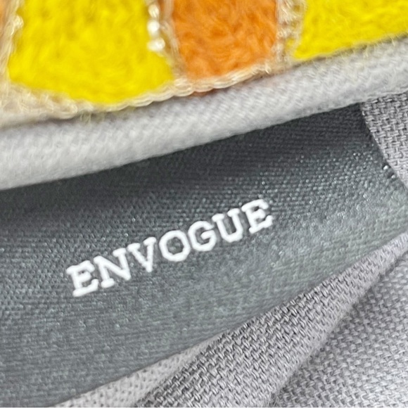 ENVOGUE Embroidered Lumbar Pillow Cover Linen Blend Paisley Multicolor 15” X 23” - Picture 5 of 7